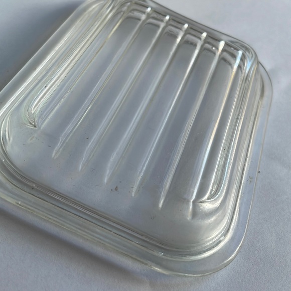 Vintage Pyrex Amish butterprint refrigerator dish 501 1 1/2cu… - Picture 9 of 16